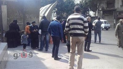 بالصور.. أهالي زرزارة يهتفون أمام «الوزراء»: «فين شققنا»