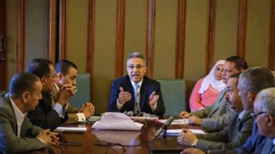 الإدارة المحلية بالنواب تناقش قوانين المحال العامة والباعة الجائلين