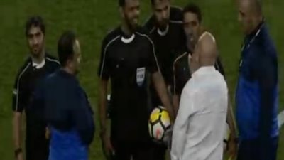 حسام حسن يشتبك مع حكم مباراة السوبر عقب فوز الأهلي (فيديو)