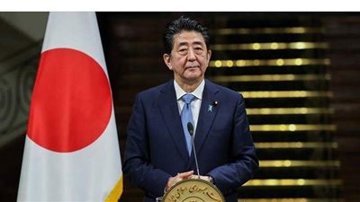 رئيس الوزراء الياباني يعتزم التنحي من منصبه بسبب حالته الصحية