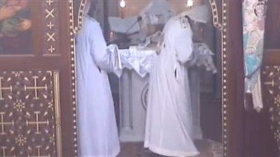 الانبا بيمن يترأس قداس كنيسة العذراء بنقادة في قنا | فيديو