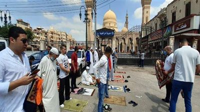 إجراءات احترازية في أول صلاة جمعة بمسجد السيد البدوى بطنطا |  فيديو وصور