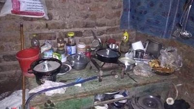 أول صور لموقع جريمة الشقيقتين المذبوحتين بجزيرة مطيرة في قنا