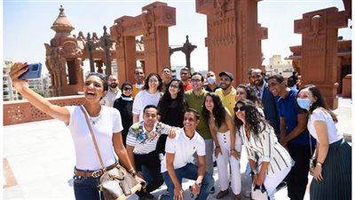 الآثار والهجرة تنظمان زيارة لمجموعة من شباب الدارسين في الخارج إلى قصر البارون