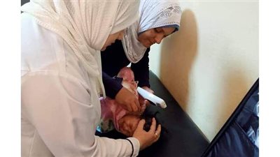 الفحص الطبي لـ ٣٠٩٣ طفلا من حديثي الولادة بجنوب سيناء | صور