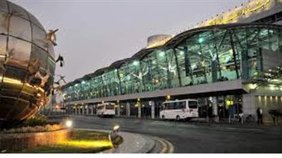 المطارات المصرية تبدأ حظر دخول القادمين بدون تحليل فيروس كورونا.. الثلاثاء