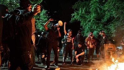 حبس المتهمين بإشعال النيران في جارهم ومحله الخاص بالغربية