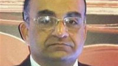 عاطف فاروق يكتب: من يحمي وزيرة الدولة للهجرة من أعوانها؟