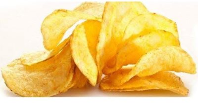 للأمهات .. ٦ مخاطر تصيب الأطفال بسبب تناول رقائق البطاطس