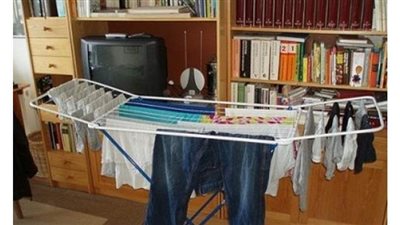 4 مخاطر لتجفيف الملابس داخل المنزل