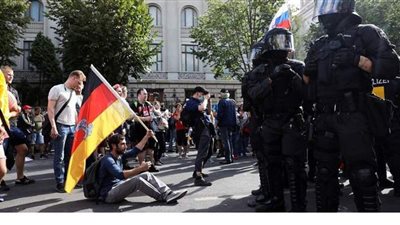 شرطة برلين تفرق احتجاجا ضد قيود فيروس كورونا | فيديو