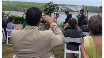 غضب الطبيعة ينال من عريس 