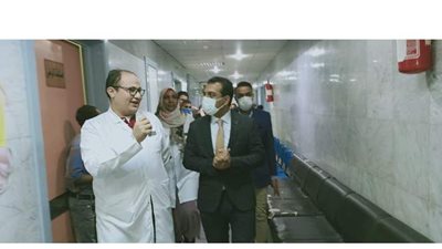 نائب محافظ قنا يتفقد مركز الأورام ويتابع الأعمال الإنشائية بالمبنى الملحق | صور