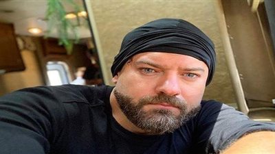 الناقد محمود قاسم: عائقان أمام عمرو يوسف في تجسيد 