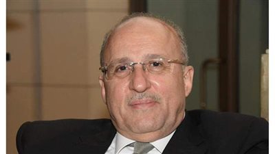 وزير الصحة الأسبق: ضرورة الالتزام بالإجراءات الاحترازية ولا يمكن توقف عجلة الإنتاج مرة أخرى