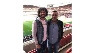 النني في اتصال هاتفي مع والده : 