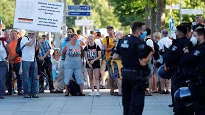 مظاهرات في ألمانيا وفرنسا وسويسرا ضد 