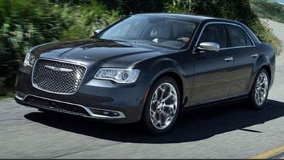 كرايسلر 300  موديل 2021 تعود من جديد