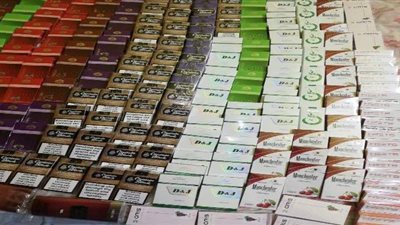 ضبط كميات سجائر غير صالحة للاستخدام في الغربية | صور