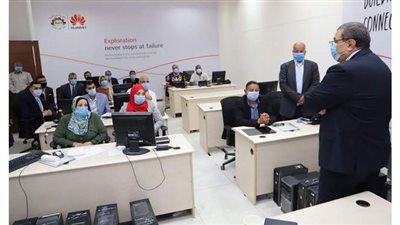 خطة كاملة لرعايتهم.. القوى العاملة تبدأ حصر 60 ألف عامل غير منتظم بمدينة العلمين