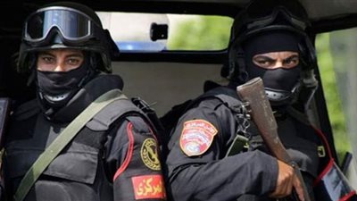 مصادرة كميات كبيرة من المواد الغذائية والمنظفات مجهولة المصدر بعين شمس