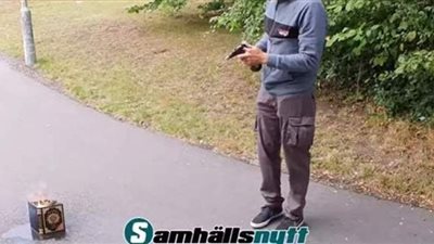 لحظة حرق متطرف لنسخة من القرآن في السويد | فيديو