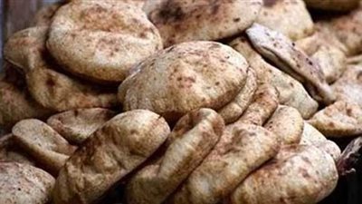 رغيف الغضب .. معاناة محدودى الدخل تتضاعف  .. خبراء الاقتصاد يحاكمون قرار التخفيض.. والملاح :  الحكومة مفلسة