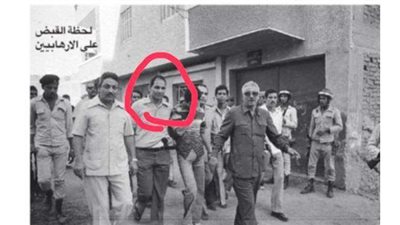 ضابط عملية القبض على «قاتل السادات» : عبود الزمر كان يمتلك ترسانة أسلحة في شقته .. وقفزنا من «الدور العاشر» للقبض عليه ( حوار )