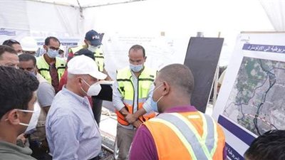وزير النقل يتفقد مسار الأتوبيسات الذكية على الدائرى