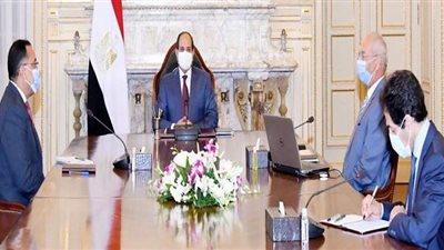 السيسي يتابع أنشطة المنطقة الاقتصادية لقناة السويس وشركة 