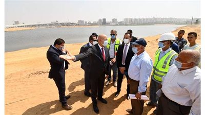 وزير الإسكان يتفقد الموقف التنفيذى لمشروع تطوير بحيرة عين الصيرة ومنطقة سور مجرى العيون