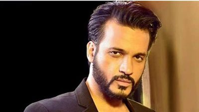 حبس المطرب إيساف 6 أشهر لضربه أستاذًا جامعيًا وضابطًا بالمعاش