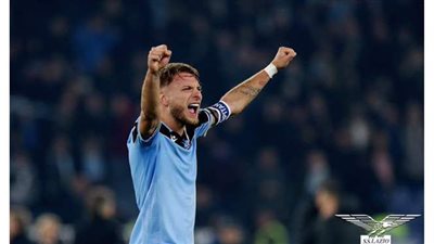 لاتسيو يعلن تجديد عقد هدافه إيموبيلي