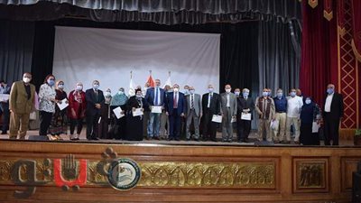 خلال تكريمهم.. رئيس جامعة بني سويف: نستفيد من خبرات المحالين للمعاش