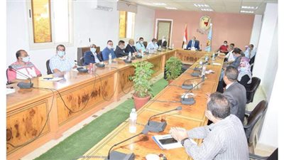 جامعة سوهاج تبحث آليات التحول الرقمي وميكنة العمل داخل الكليات