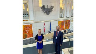 المجلس العالمي للتسامح والسلام يبحث تعزيز التعاون مع البرلمان النمساوي