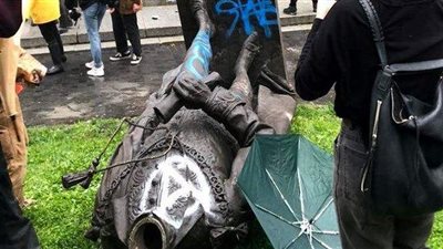 تحطيم تمثال أول رئيس وزراء لكندا في مظاهرات بمونتريال