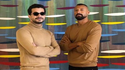 أحمد فهمى و شريف سلامة فى كواليس تصوير 