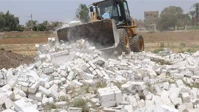 إزالة 110 حالات تعدي على الرقعة الزراعية بمساحة 5 أفدنة في قنا