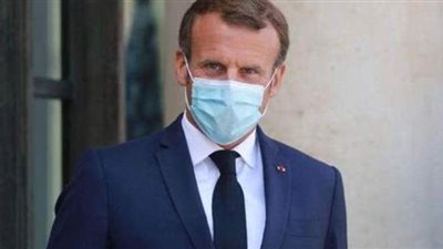 بدأها بتغريدة على تويتر.. لحظة وصول الرئيس الفرنسي للبنان | فيديو