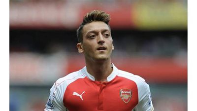 عرض خيالي من النصر السعودي للتعاقد مع أوزيل