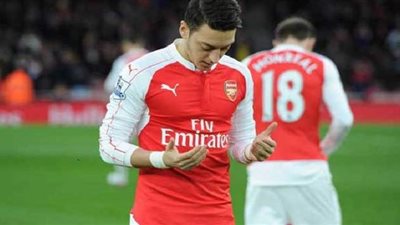 مسعود أوزيل يعلن تمسكه بأرسنال ورفض عرض النصر السعودي الخيالي