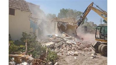 الوحدات المحلية بالمنيا تحذر أصحاب المباني المخالفة وتدعوهم للتصالح | صور