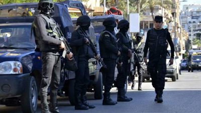 كواليس إلقاء القبض على صلاح دياب.. قوات خاصة حاصرت المنزل.. مصدر مقرب من رجل الأعمال: شعر بالصدمة وحاول الاتصال بمحاميه دون جدوى