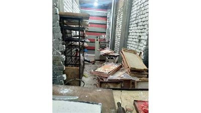 غلق مصنع حلويات بالفيوم يستخدم خامات فاسدة ويعمل بدون ترخيص| صور