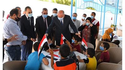 محافظ قنا يشهد عرض إنجازات مشروع دعم حقوق الطفل