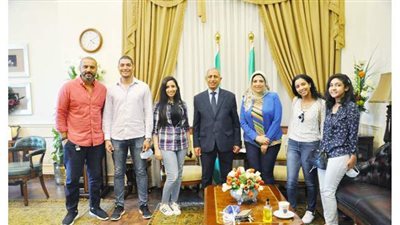 تصميم وحدة رعاية صحية ذكية متنقلة للمتابعة الصحية 