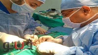 إجراء جراحة متقدمة للوجه والفكين واستئصال ورم لحالتين بالشرقية | صور