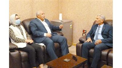 محافظ الوادي الجديد ورئيس 