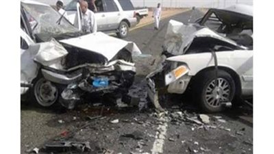التحقيق في حادث تصادم ٤ سيارات بمصر الجديدة